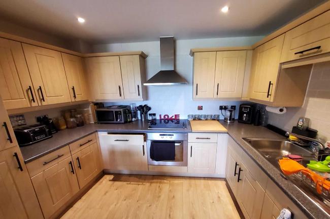 76 Parkhouse Court, Hatfield, Hertfordshire AL10 9QZ 2