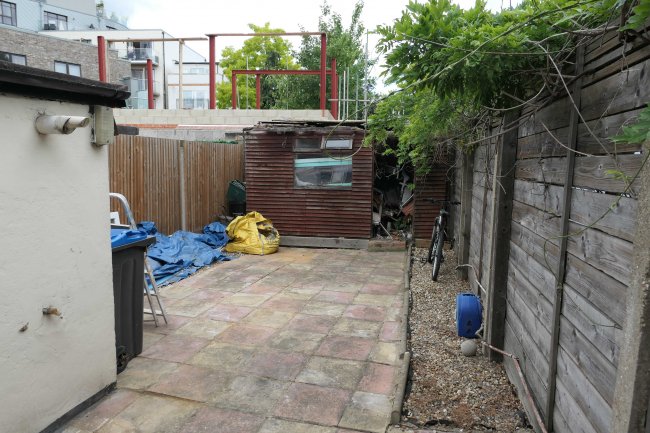 7 North Gardens, Colliers Wood, London SW19 2NR 6