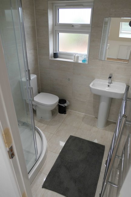 7 North Gardens, Colliers Wood, London SW19 2NR 6