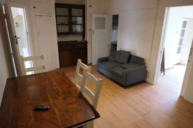 7 North Gardens, Colliers Wood, London SW19 2NR 6
