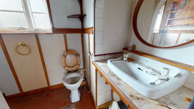 62 Danecroft, Herne Hill, London SE24 9NZ 7