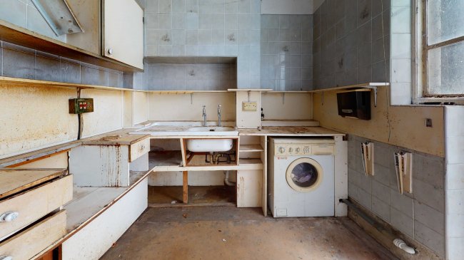 62 Danecroft, Herne Hill, London SE24 9NZ 7