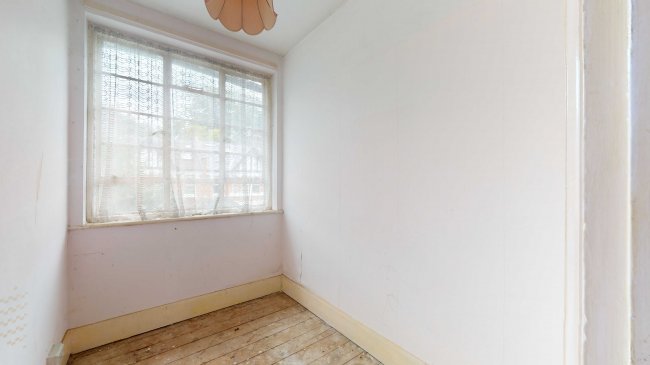 62 Danecroft, Herne Hill, London SE24 9NZ 7