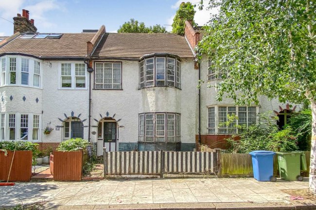 62 Danecroft, Herne Hill, London SE24 9NZ 7