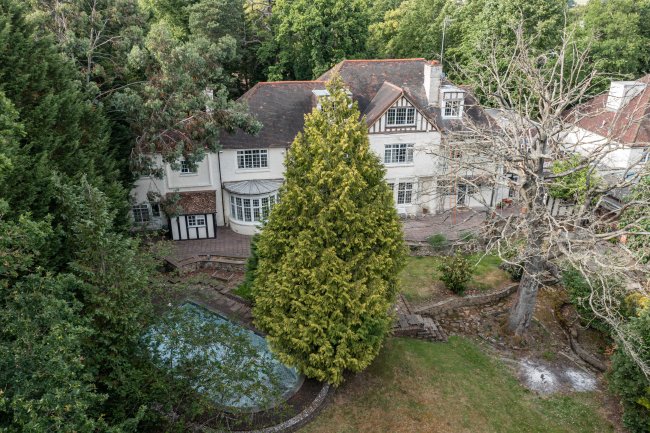 64 Beech Hill, Hadley Wood, Herts EN4 0JJ 9