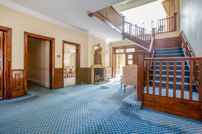 64 Beech Hill, Hadley Wood, Herts EN4 0JJ 9