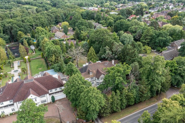 64 Beech Hill, Hadley Wood, Herts EN4 0JJ 9