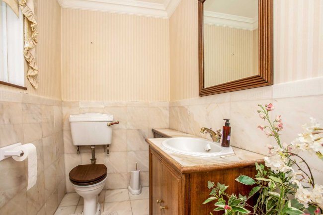 64 Beech Hill, Hadley Wood, Herts EN4 0JJ 9