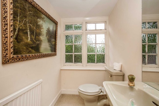 64 Beech Hill, Hadley Wood, Herts EN4 0JJ 9