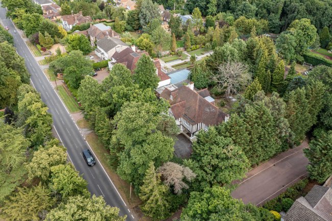 64 Beech Hill, Hadley Wood, Herts EN4 0JJ 9