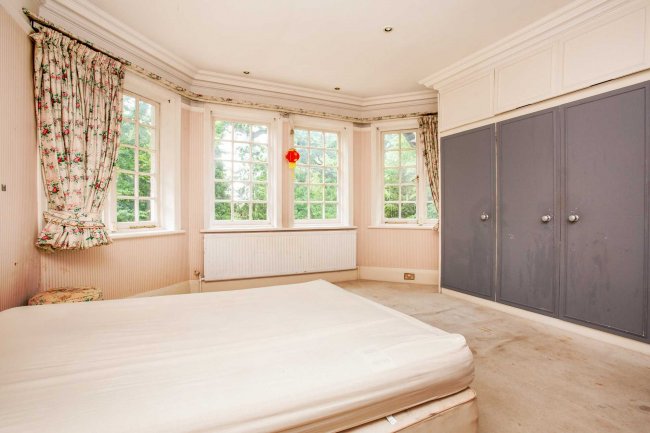 64 Beech Hill, Hadley Wood, Herts EN4 0JJ 9