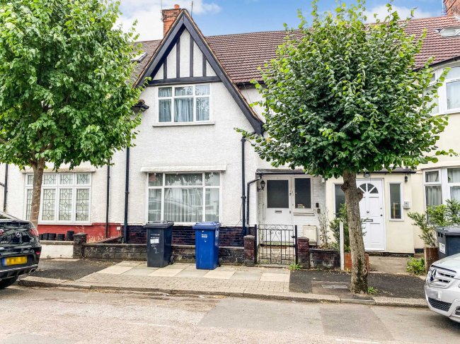 9 Alyth Gardens, Temple Fortune, London NW11 7EN 5