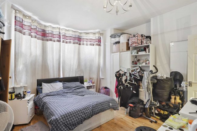 2 Gladstone Park Gardens, Cricklewood, London NW2 6JU 5