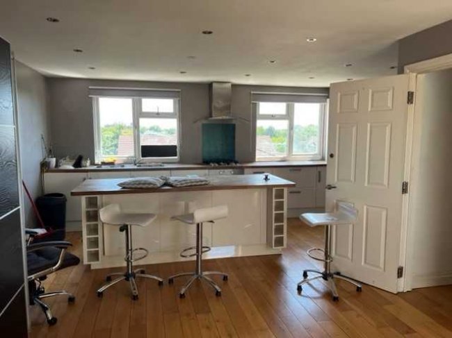 2 Gladstone Park Gardens, Cricklewood, London NW2 6JU 5