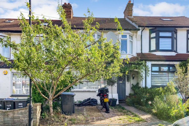 3 Bexhill Road, Arnos Grove, London N11 2RG 4