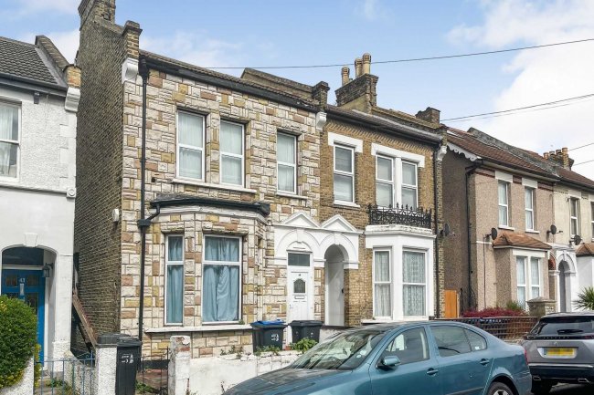 45 Limes Road, Croydon, Surrey CR0 2HF
 7