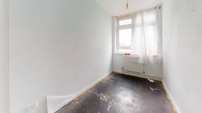 18 Dorrington Point, Bromley High Street, Bow, London E3 3EL 3