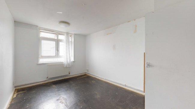 18 Dorrington Point, Bromley High Street, Bow, London E3 3EL 3