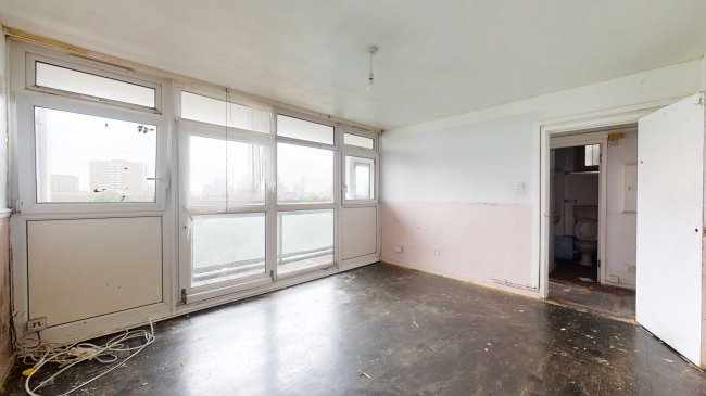 18 Dorrington Point, Bromley High Street, Bow, London E3 3EL 3