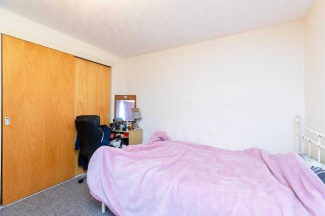 49 Broome Way, Banbury, Oxfordshire OX16 3WQ
 1