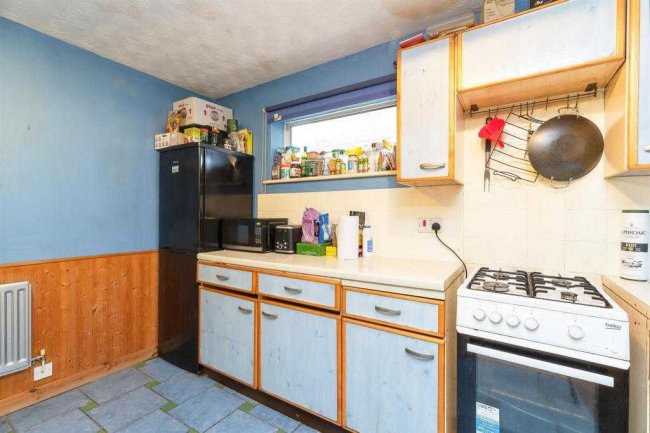 49 Broome Way, Banbury, Oxfordshire OX16 3WQ
 1