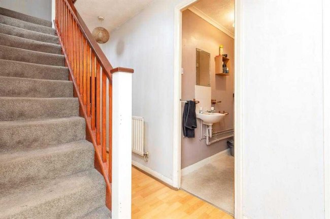 49 Broome Way, Banbury, Oxfordshire OX16 3WQ
 1