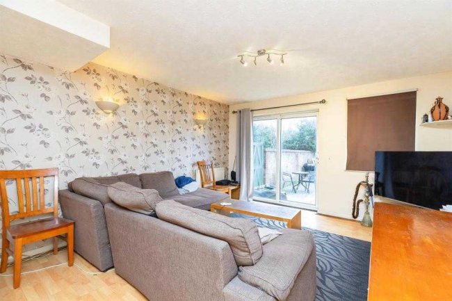 49 Broome Way, Banbury, Oxfordshire OX16 3WQ
 1