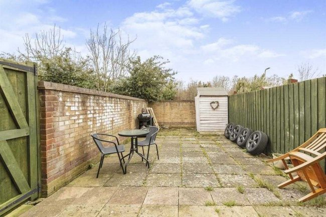 49 Broome Way, Banbury, Oxfordshire OX16 3WQ
 1