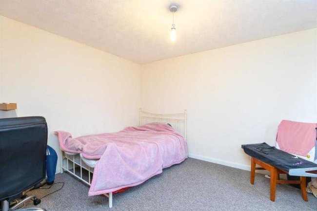 49 Broome Way, Banbury, Oxfordshire OX16 3WQ
 1