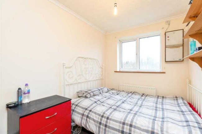 49 Broome Way, Banbury, Oxfordshire OX16 3WQ
 1