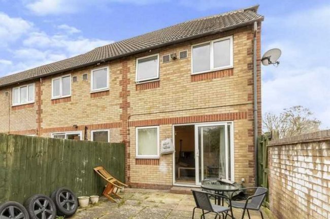 49 Broome Way, Banbury, Oxfordshire OX16 3WQ
 1