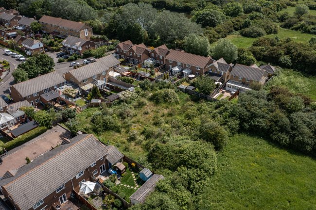 Land on the South West Side of Glencoe Road, Yeading, Hayes, Middlesex UB4 9YD 2