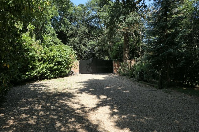 Alderbourne Cottage B, Fulmer Lane, Fulmer, Gerrards Cross, Buckinghamshire SL9 7BL 6