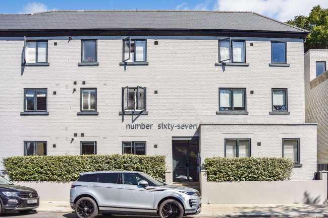 Tiffany Court, 67 Oakhurst Grove, East Dulwich, London SE22 9AG 1