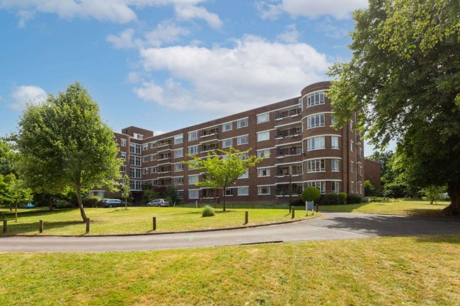 209 Ruskin Park House, Champion Hill, Camberwell, London SE5 8TN 1