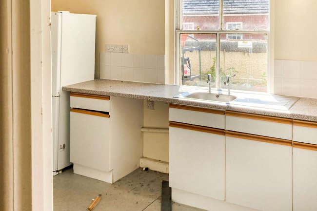 Flats 1-10, The Queens Hotel, Oswald Road, Oswestry, Shropshire SY11 1RB 
 8