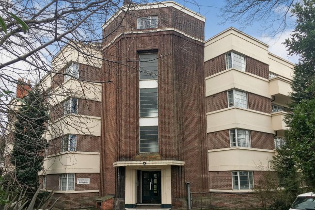 29 Mansfield Court, Mansfield Road, Nottingham, Nottinghamshire, NG5 2BW
 9