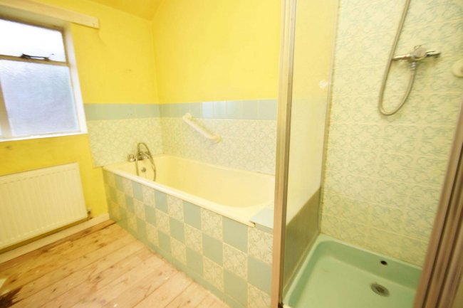 8 Water Street, Aberarth, Dyfed, SA46 0LN
 9