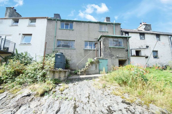 8 Water Street, Aberarth, Dyfed, SA46 0LN
 9