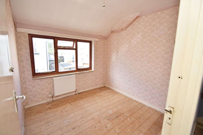 8 Water Street, Aberarth, Dyfed, SA46 0LN
 9