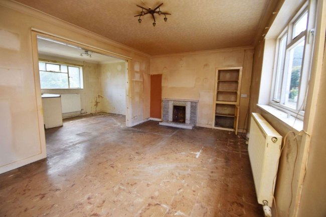 8 Water Street, Aberarth, Dyfed, SA46 0LN
 9