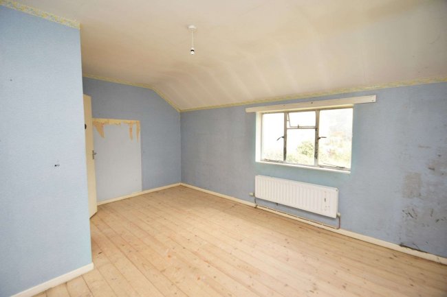 8 Water Street, Aberarth, Dyfed, SA46 0LN
 9