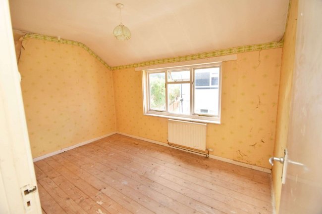 8 Water Street, Aberarth, Dyfed, SA46 0LN
 9