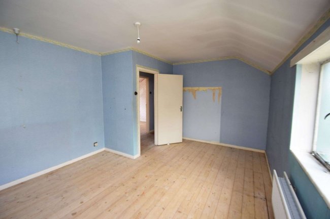 8 Water Street, Aberarth, Dyfed, SA46 0LN
 9