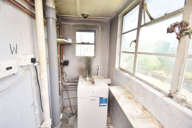 8 Water Street, Aberarth, Dyfed, SA46 0LN
 9