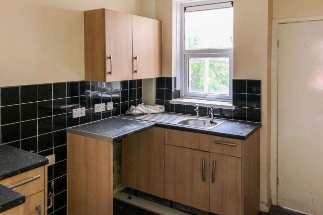 78 Clarendon Road, Lancaster, Lancashire, LA1 2DQ
 9