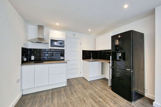 Ground Floor Rear Flat, 67 Webbs Road, Clapham, London SW11 6SD
 2