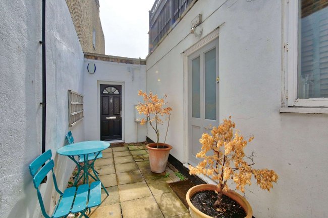 Ground Floor Rear Flat, 67 Webbs Road, Clapham, London SW11 6SD
 2