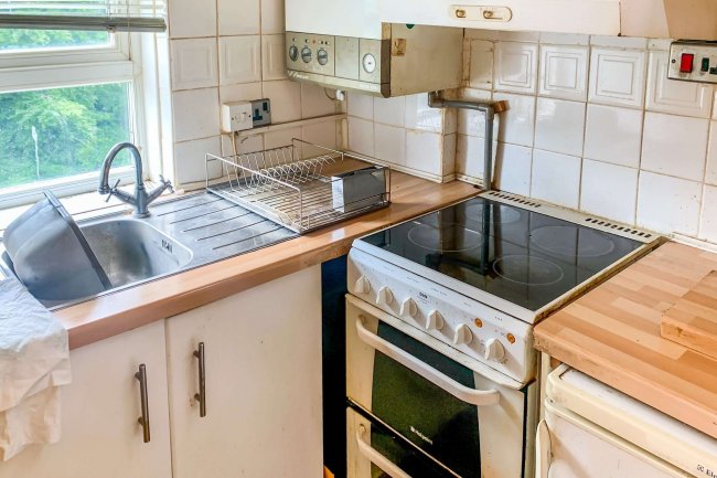 65 Linchfield, High Wycombe, Buckinghamshire HP13 7QH 3