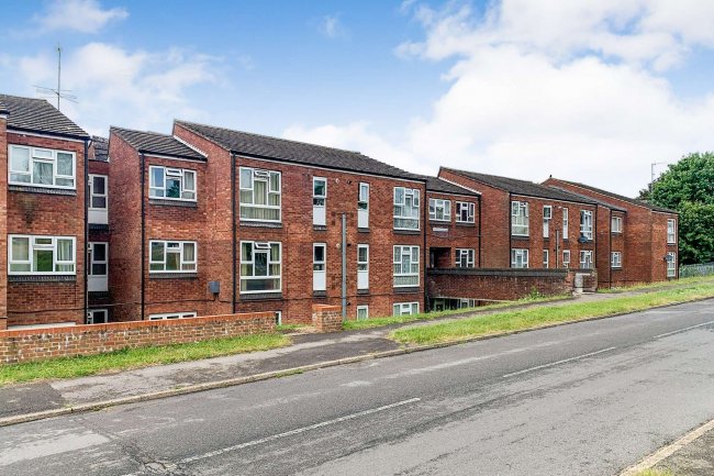 65 Linchfield, High Wycombe, Buckinghamshire HP13 7QH 3